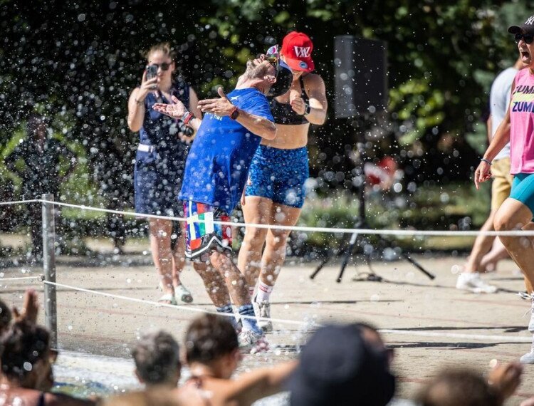 Víz, napfény, remek zenék, kiváló hangulat, fergeteges buli