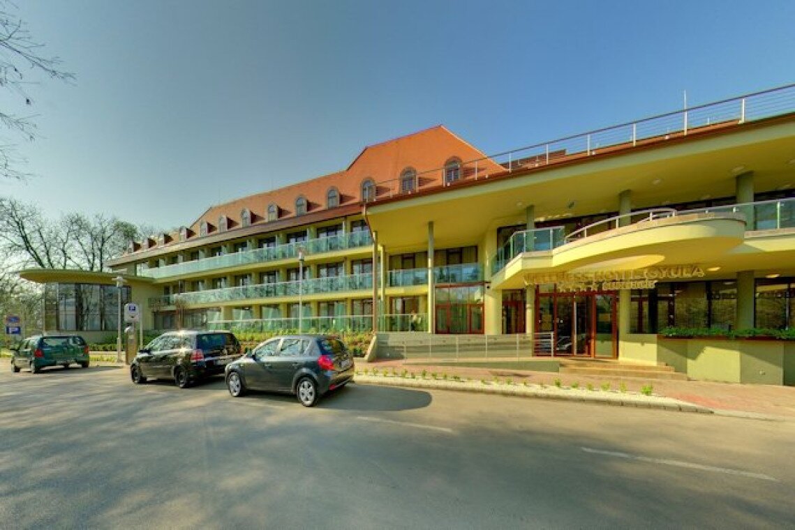 wellness-hotel-gyula-szallas-exterior_3.jpg